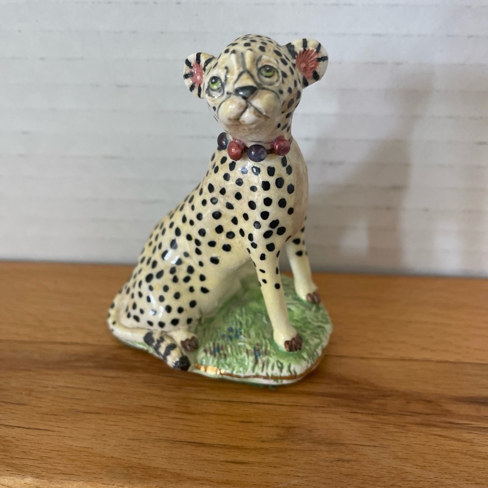 VTG An Original Sculpture Signed Basil Matthews ENGLAND Cheetah Cat Figurine
